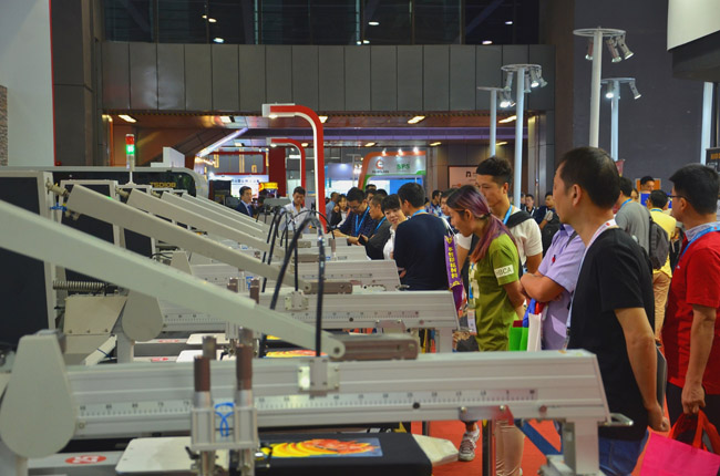 漢弘集團展會現(xiàn)場